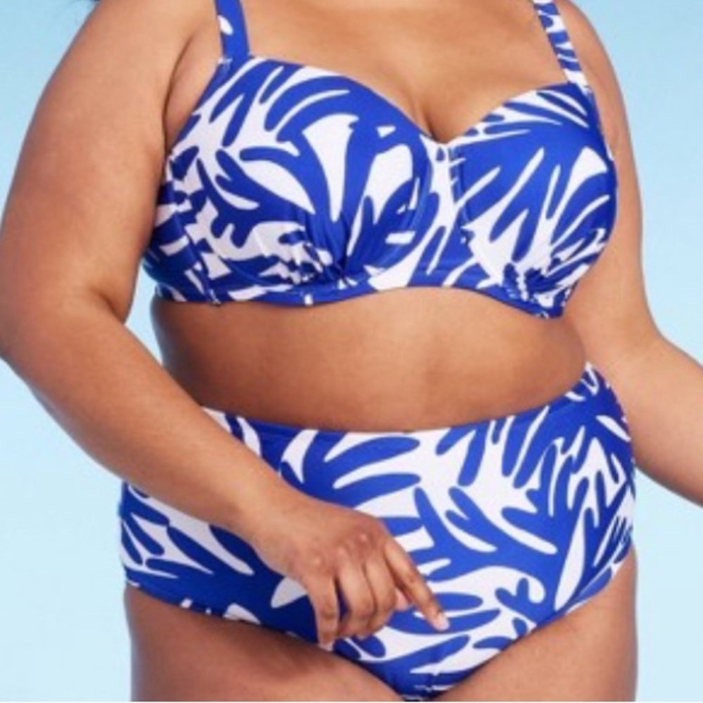 NWTS! Kona Sol White and Blue Coral Print. Price for both pieces.